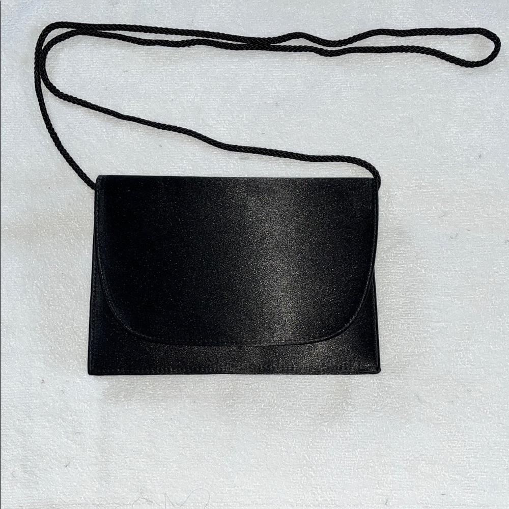 La Regale Black Textured Clutch